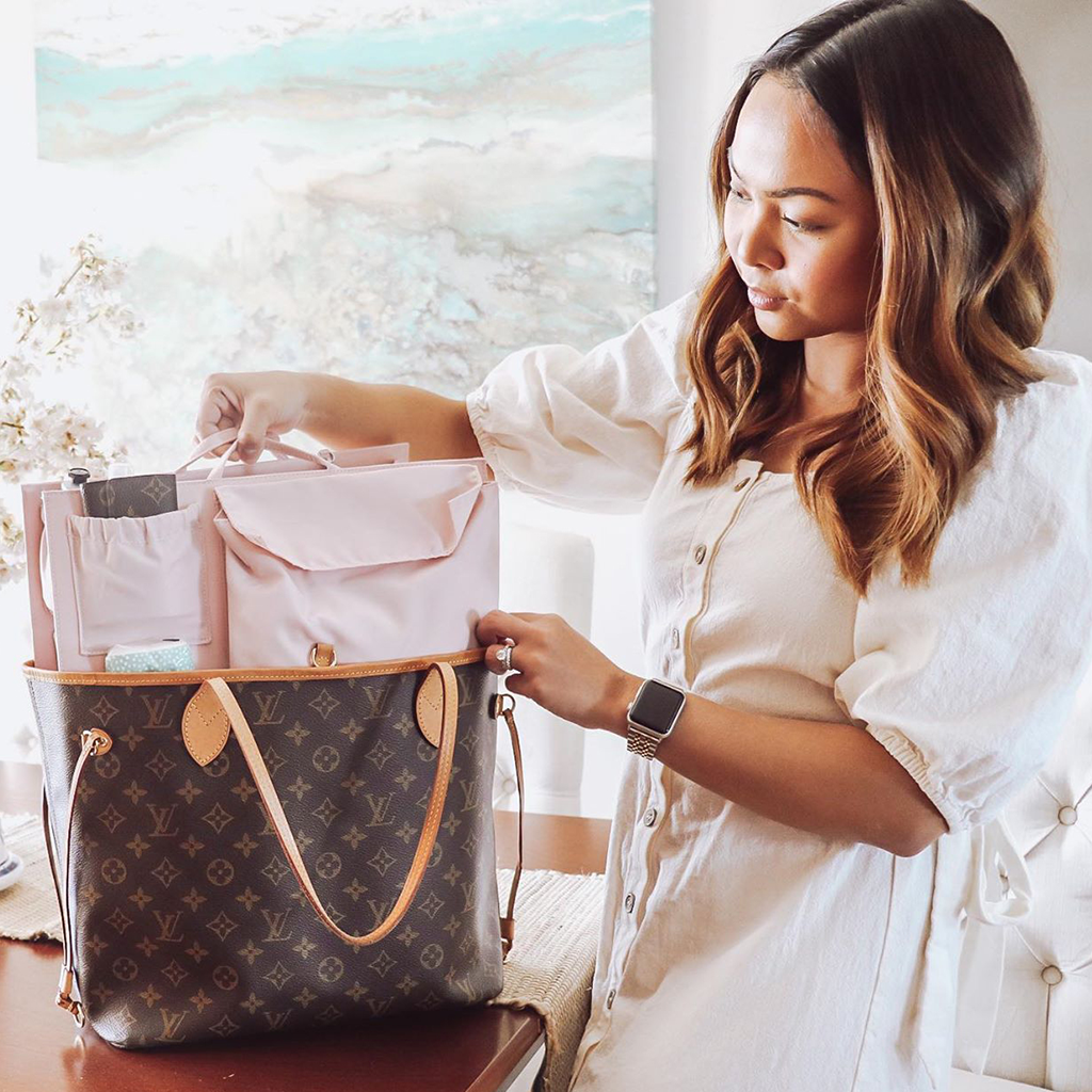 What's in my Bag - Charmaine Dulak