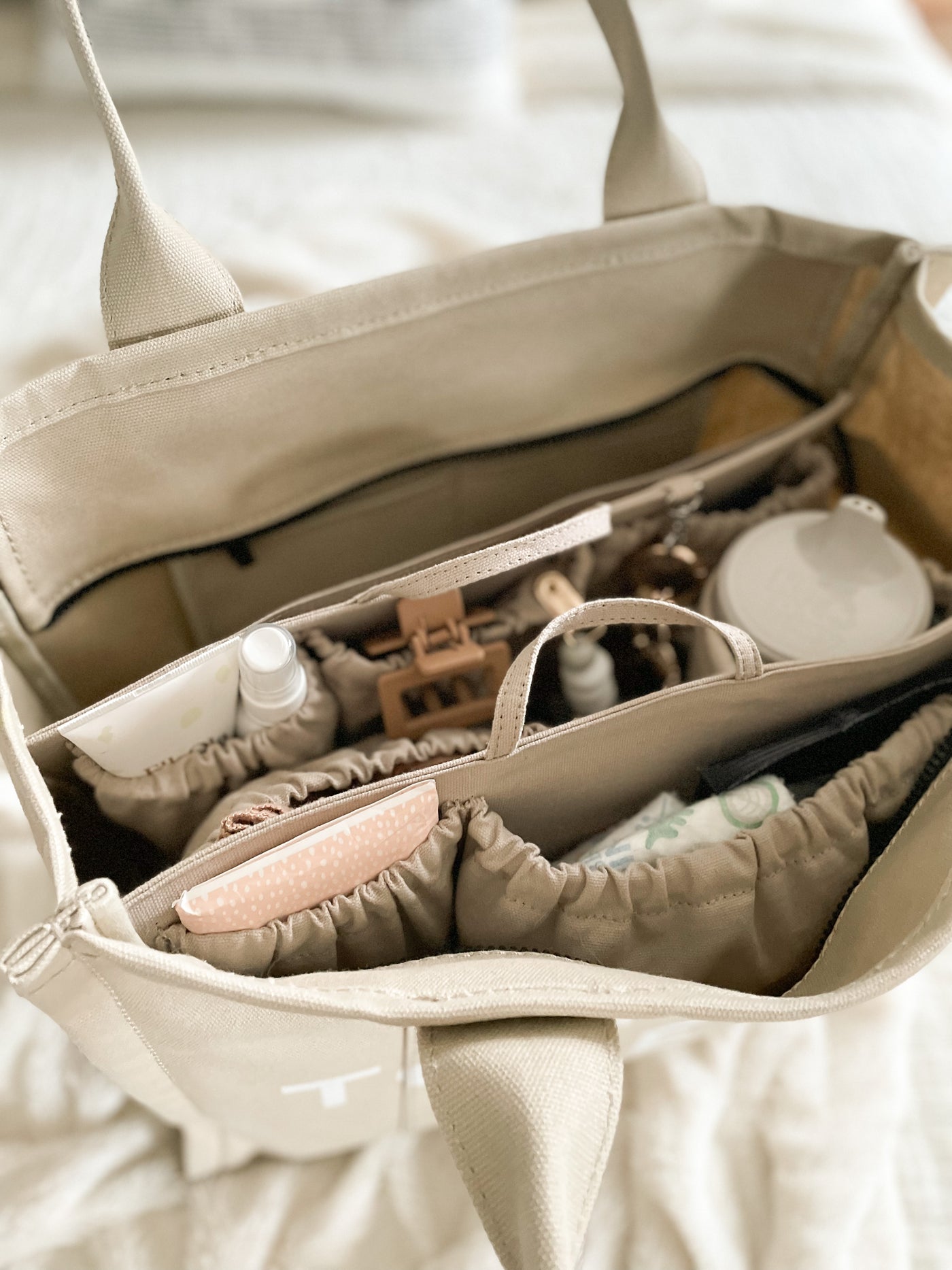 Deluxe Is the Ultimate Work Bag Organizer – ToteSavvy