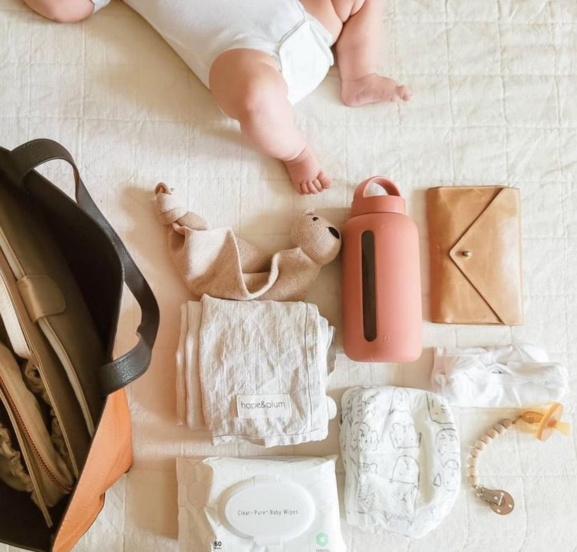How to Organize a Diaper Bag (The Complete Guide)