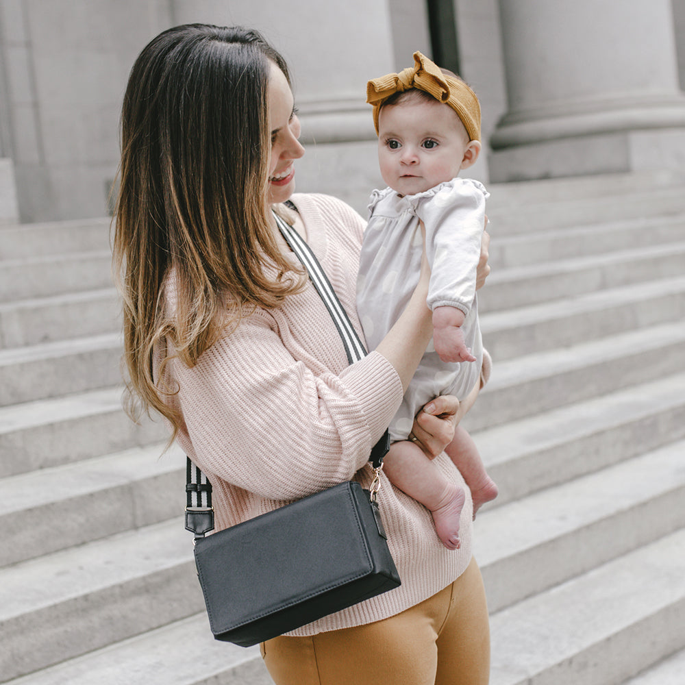 BÉIS 'The Tote Insert' in Black - Diaper Bag Insert & Organizer